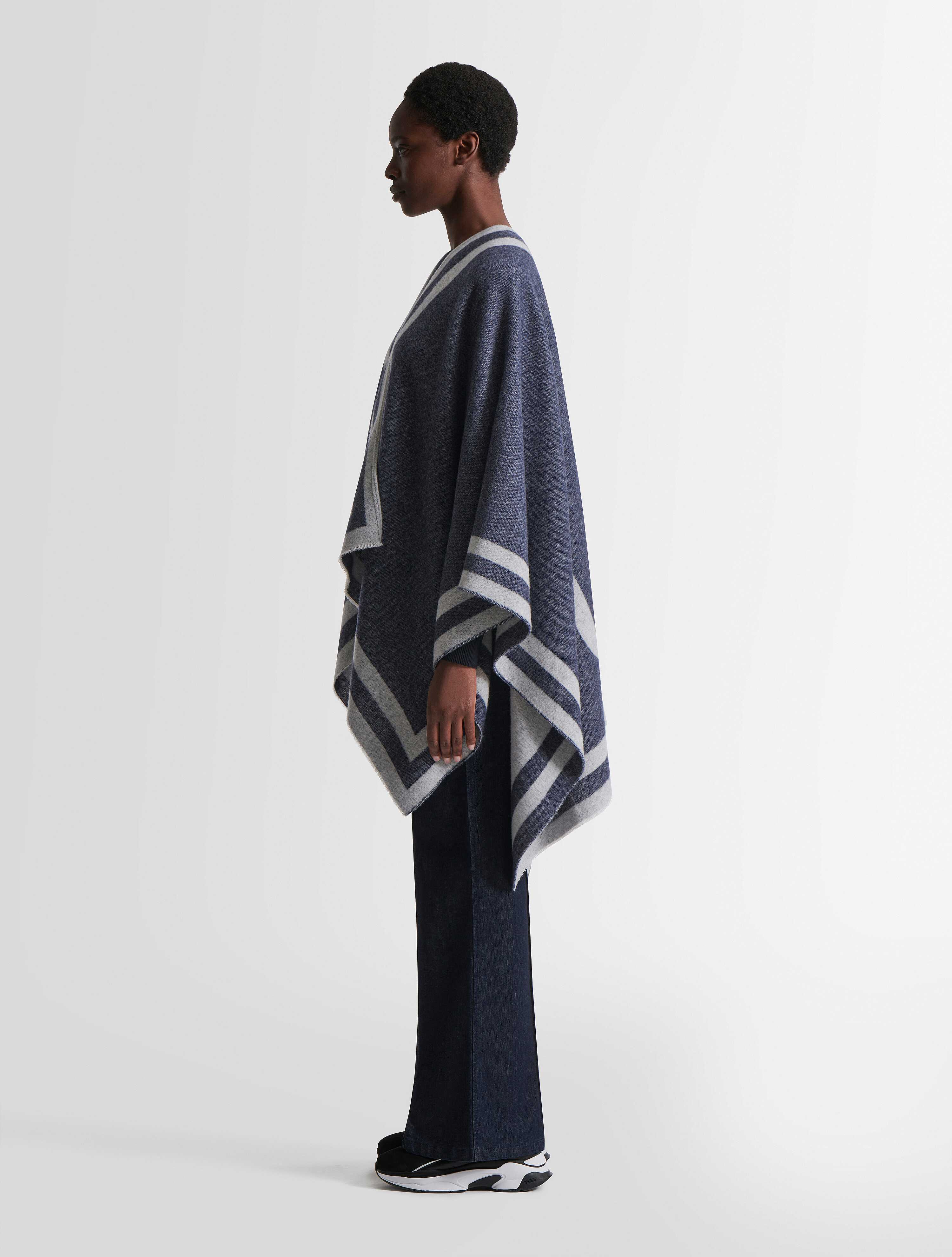 Fusalp Jacquard-Poncho *Frauen Zubehor
